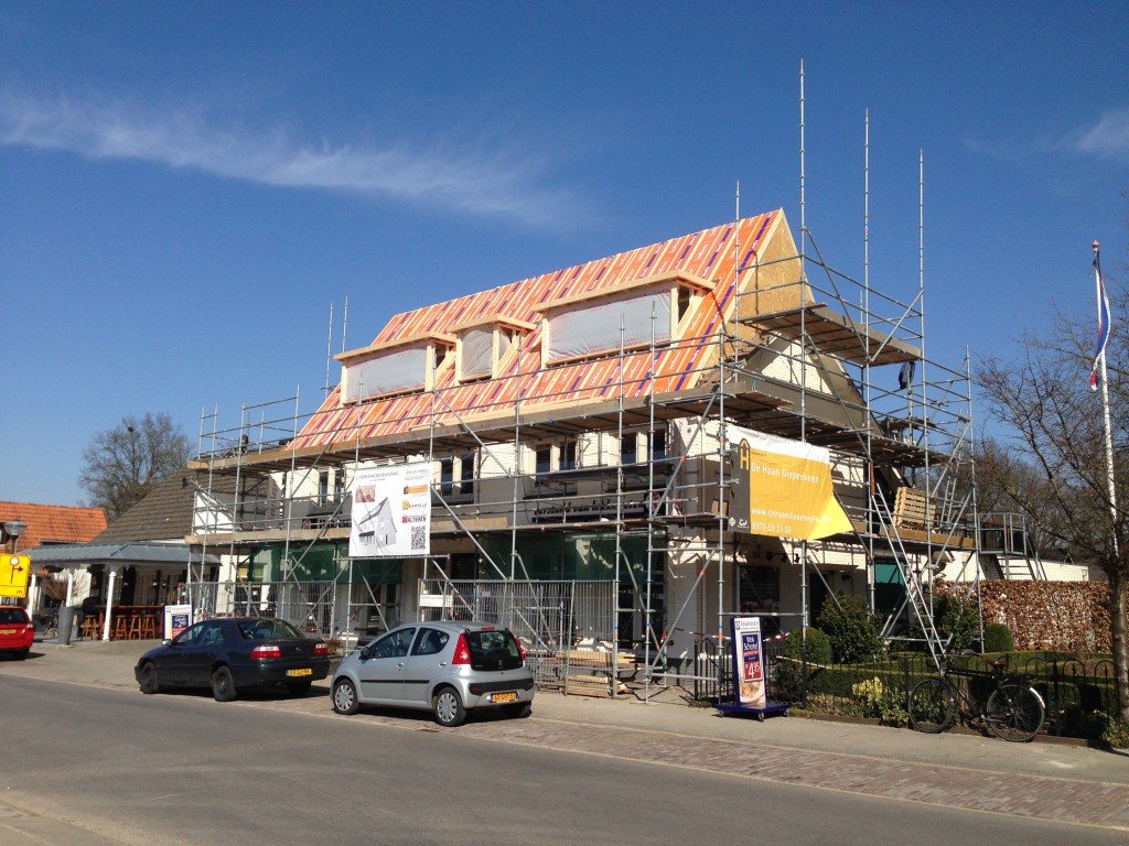 Uitbreiding bovenwoning Diepenveen - De dakplaten zijn geplaatst